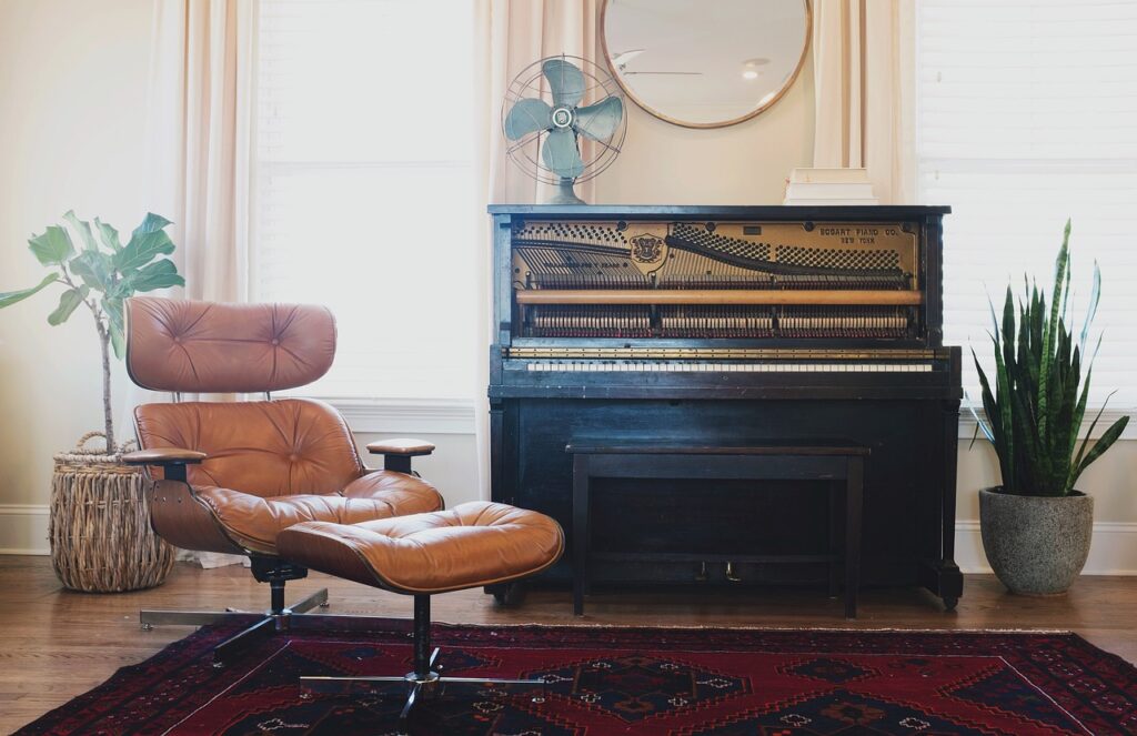 apartment, carpet, chair, piano-1835482.jpg